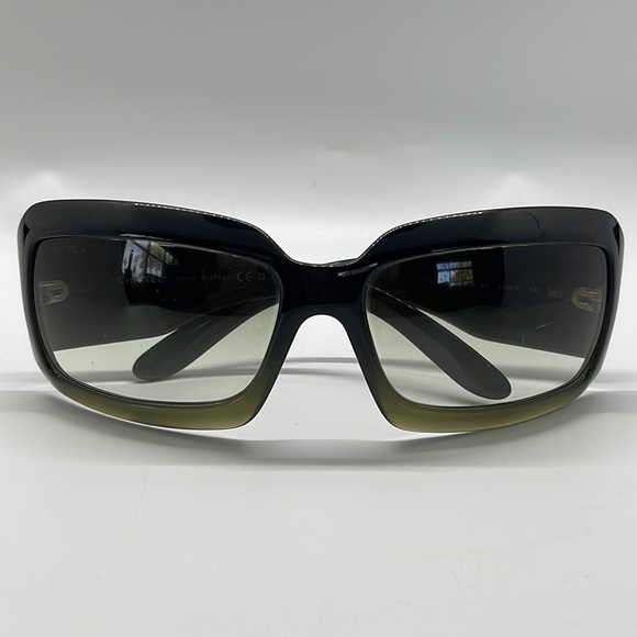Chanel green sunglasses w/ gradient tint - Picture 4 of 12